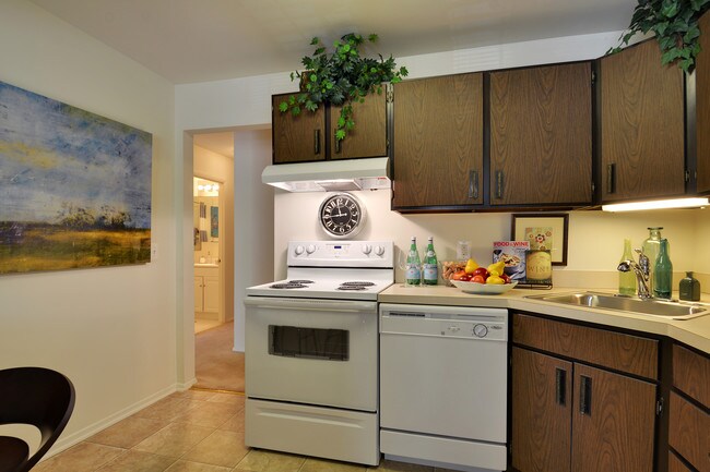 Hickory Hills Condominiums