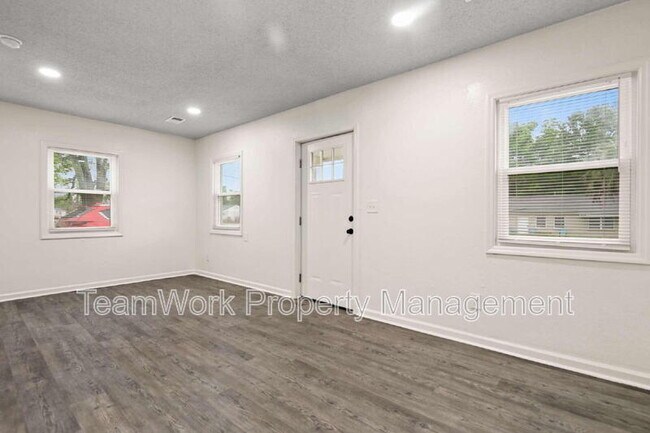 Photo - 3103b Azalea Dr