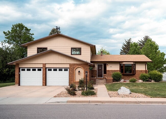 Building Photo - Spacious 4-Bedroom, 3-Bath Home with Finis...