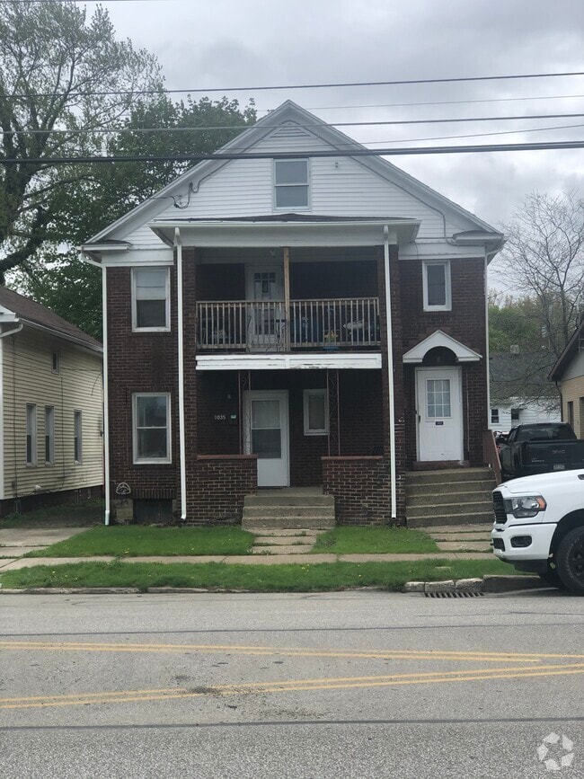 Building Photo - 1033 E 28th St Unit 2 1033 Rental