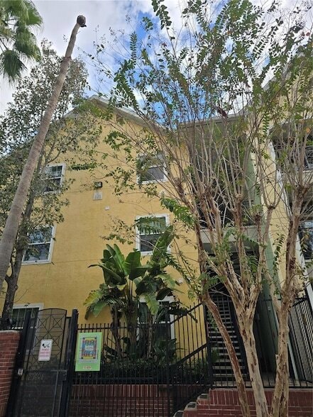 Building Photo - 1910 E Palm Ave Unit 11210