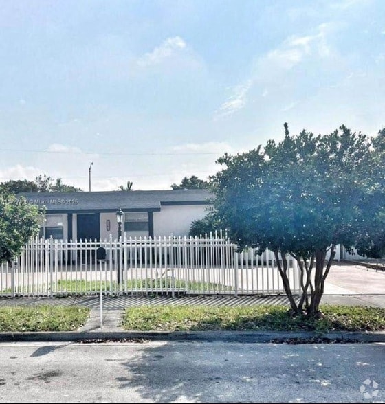 Building Photo - 3469 W 14th Ln Rental