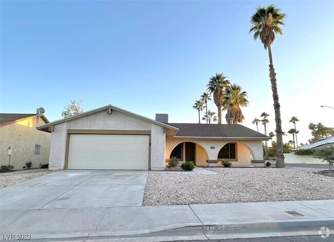 Building Photo - 6225 Vista Verde N Rental