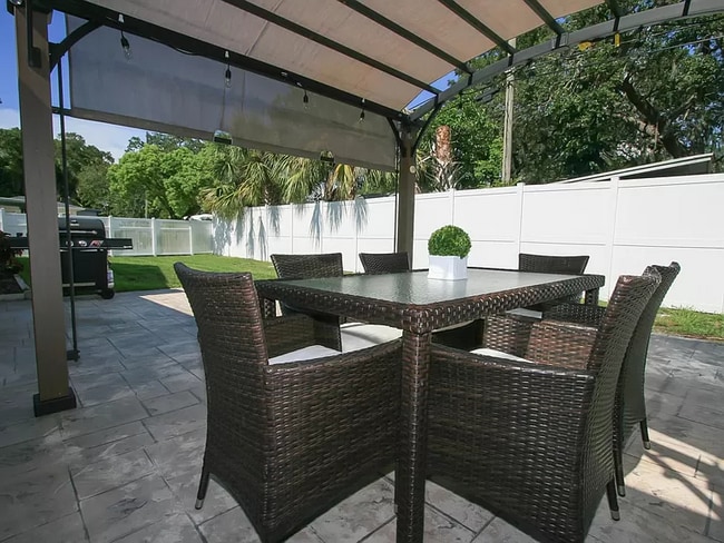 Photo - 55 Velma Dr W