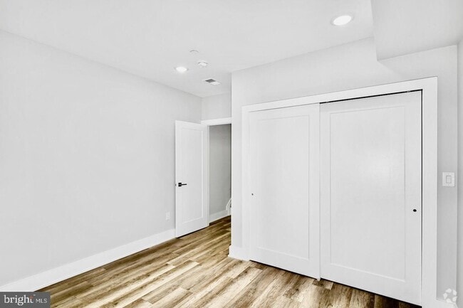 Building Photo - Brand New Luxury Apartments Unit 1