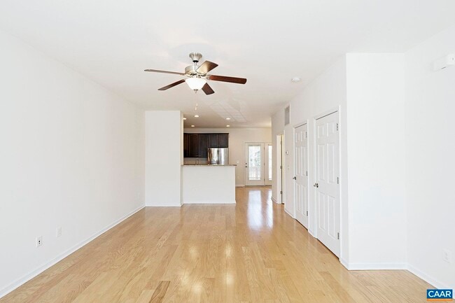 Building Photo - 139 Longwood Dr Rental
