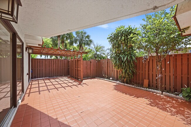 Photo - 8337 N Coral Cir