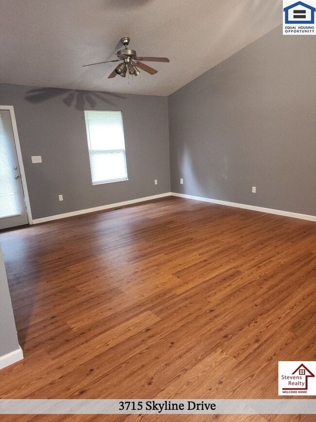 Photo - 3715 Skyline Dr