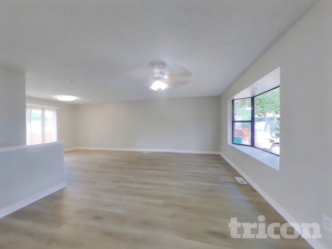 Photo - 505 E 40th St