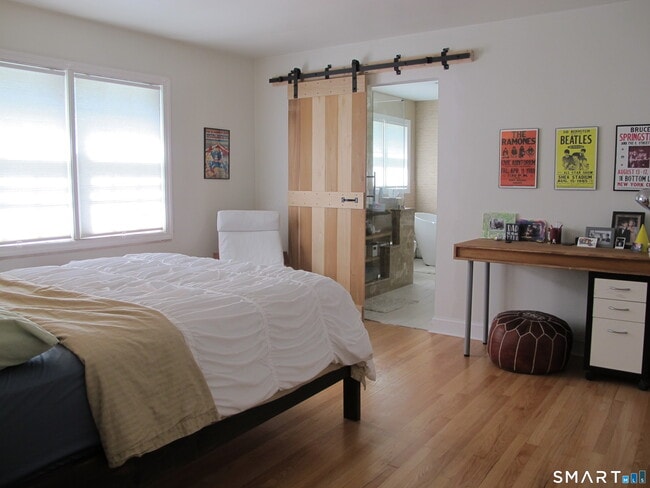 Photo - 88 Sanford Ln