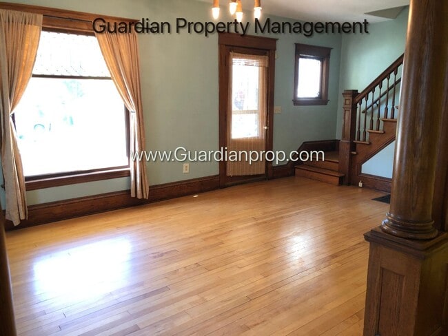 Photo - Northeast Minneapolis SFH, Hardwood Floors, 1.25 Baths, W/D, 1 Parking Space