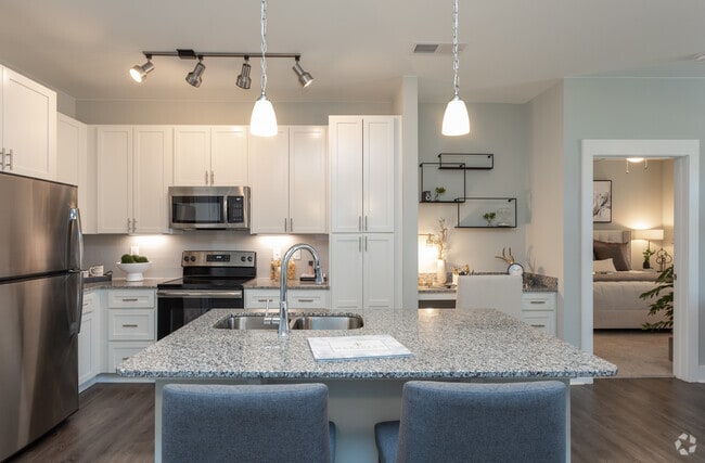 2BR, 2BA - Kitchen