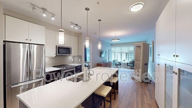Photo - 1720-310 10 St SW