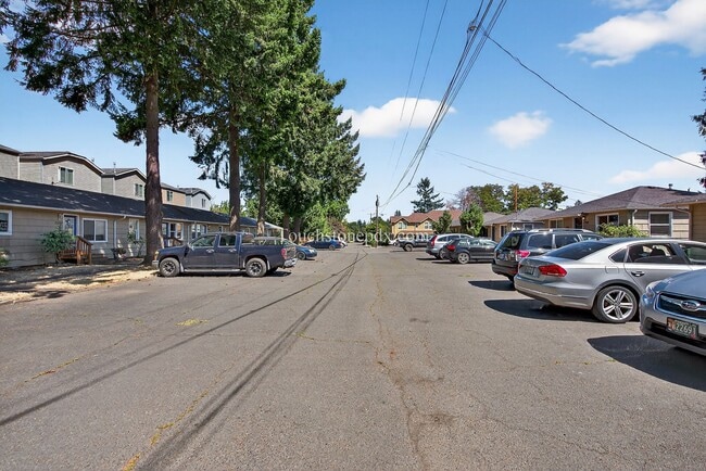 Photo - *$700 OFF SECOND MONTHS RENT* Cozy Urban L... Unit 7359