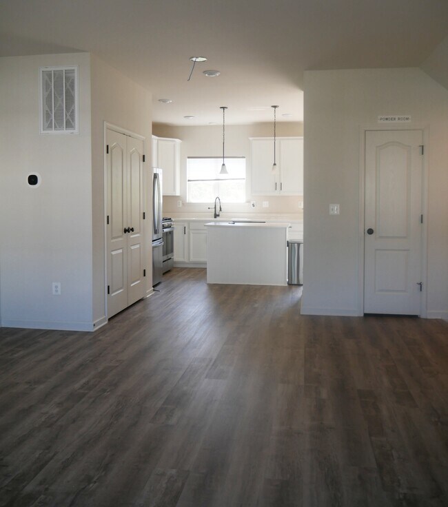 Photo - 2517 Drake Ln