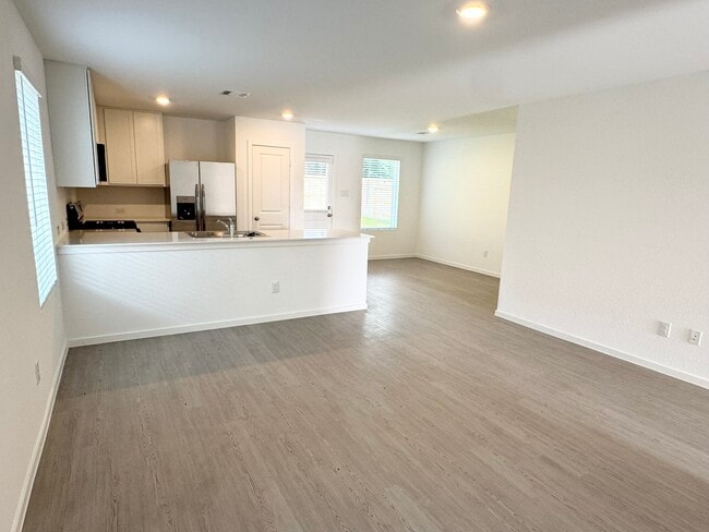 Photo - 31508 Pianella Ln