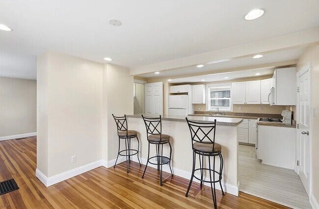 Photo - 98 Grove St