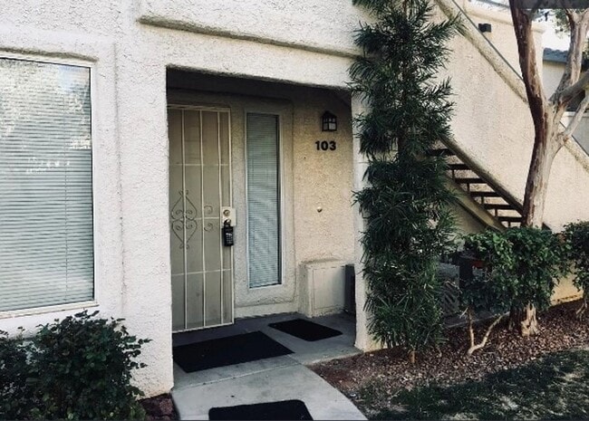 Building Photo - BEAUTIFUL SOUTHEAST 2 BEDROOM CONDO