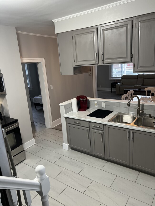 Photo - 2824 Parker St