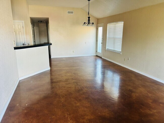 2009 Charleston Ct Unit B