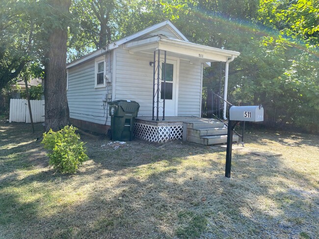 Building Photo - 511 Galveston St Rental