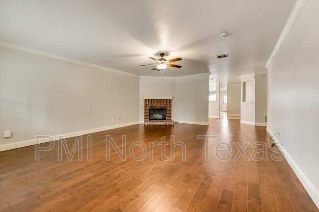 Photo - 9757 Everson Dr