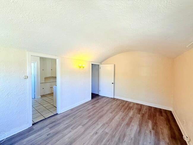 Photo - 4024-4026 York Blvd. Unit 4026