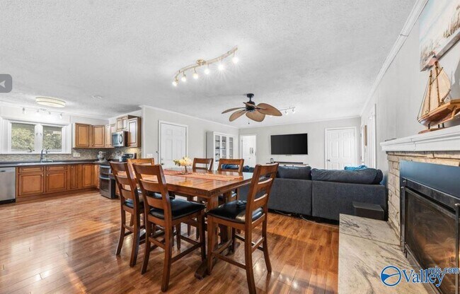 Photo - 7600 Teal Dr SW