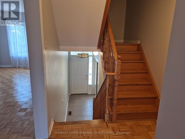 Photo - 19 Foxchase Ave