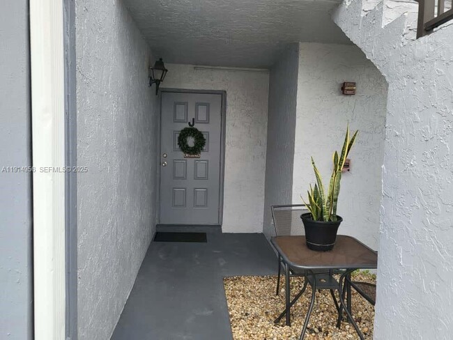 Photo - 960 N Franklin Ave Unidad 960J