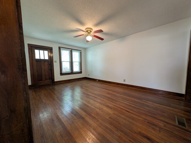 Photo - 203 5th Ave