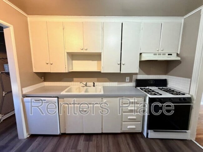 Photo - 957 E 37th Pl