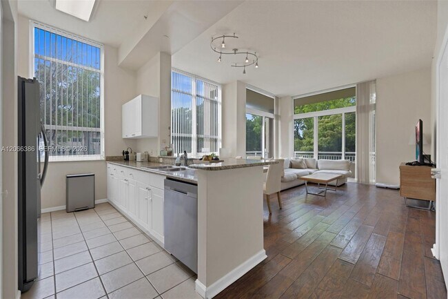 19501 W Country Club Dr Unit 208