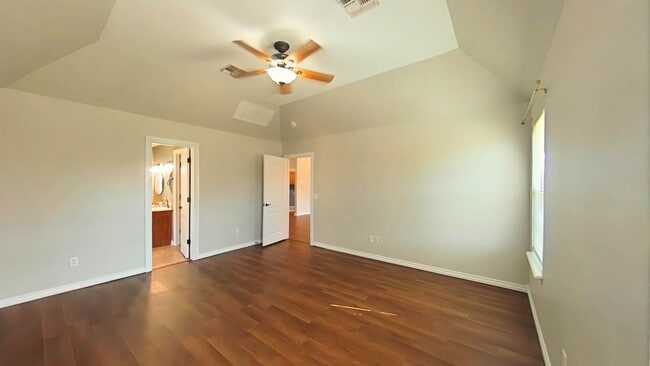 Photo - 319 SW Coral Ave