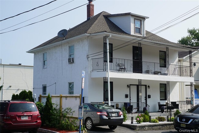 Building Photo - 70 Dobbs Ferry Rd Unit 1
