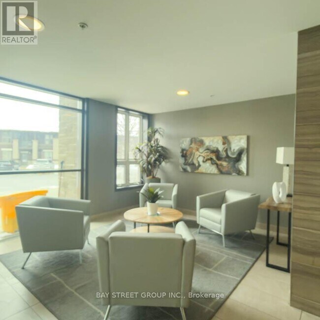 Photo - 5010 Corporate Dr Unité 330