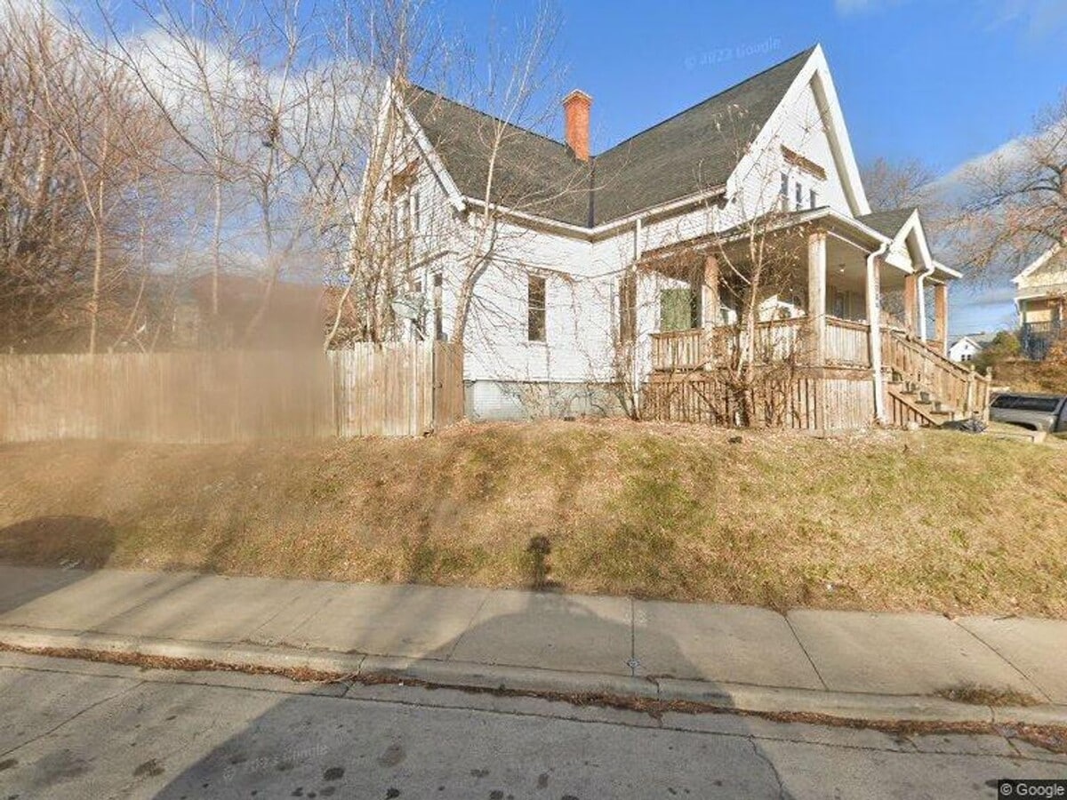 5 Bedroom Single Family - 5 Bedroom Single Family House