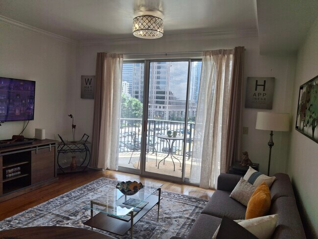 Photo - 300 W 5th St Unit 621