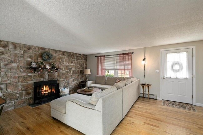 Photo - 114 Fieldstone Dr