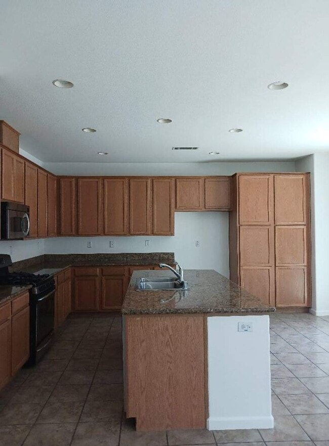 Photo - 2435 Hanson Dr