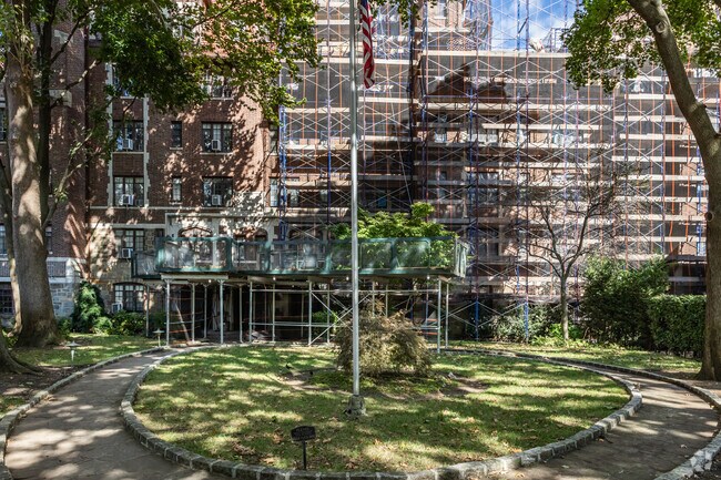 10 Holder Pl - 10 Holder Pl