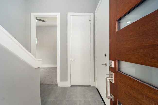 Building Photo - 1507 Truxillo St Rental