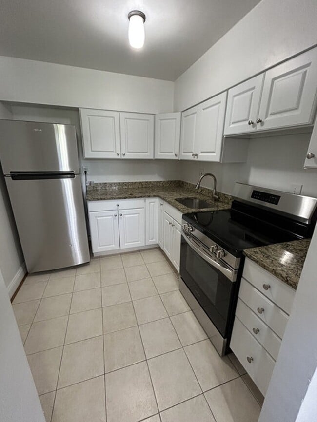 Photo - Walter Reed Apartments