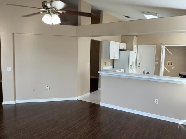Photo - 1527 Firewheel Dr