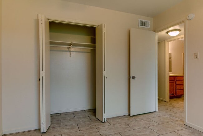 Photo - 2 Bedroom Apartment for Lease! Unit 02