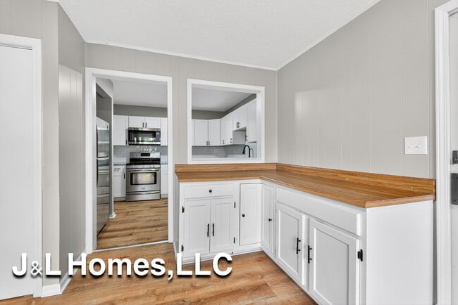 Photo - 1655 Westfield Dr N