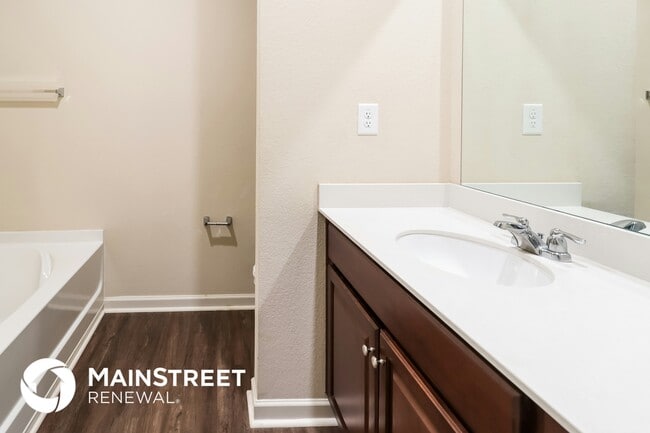 Photo - 585 Clover Cir