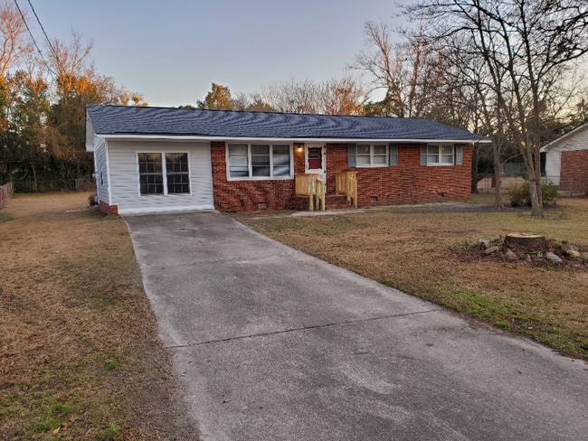 Building Photo - 1350 Shaw Rd
