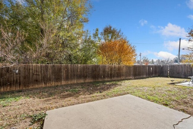 Photo - 906 Hersinger Pl