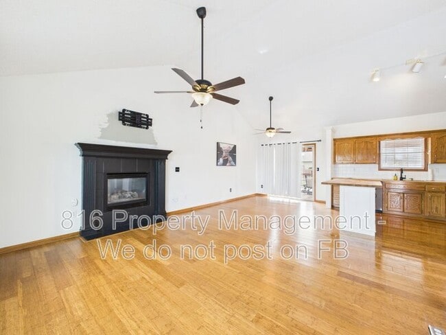 Photo - 1305 Aspen Dr